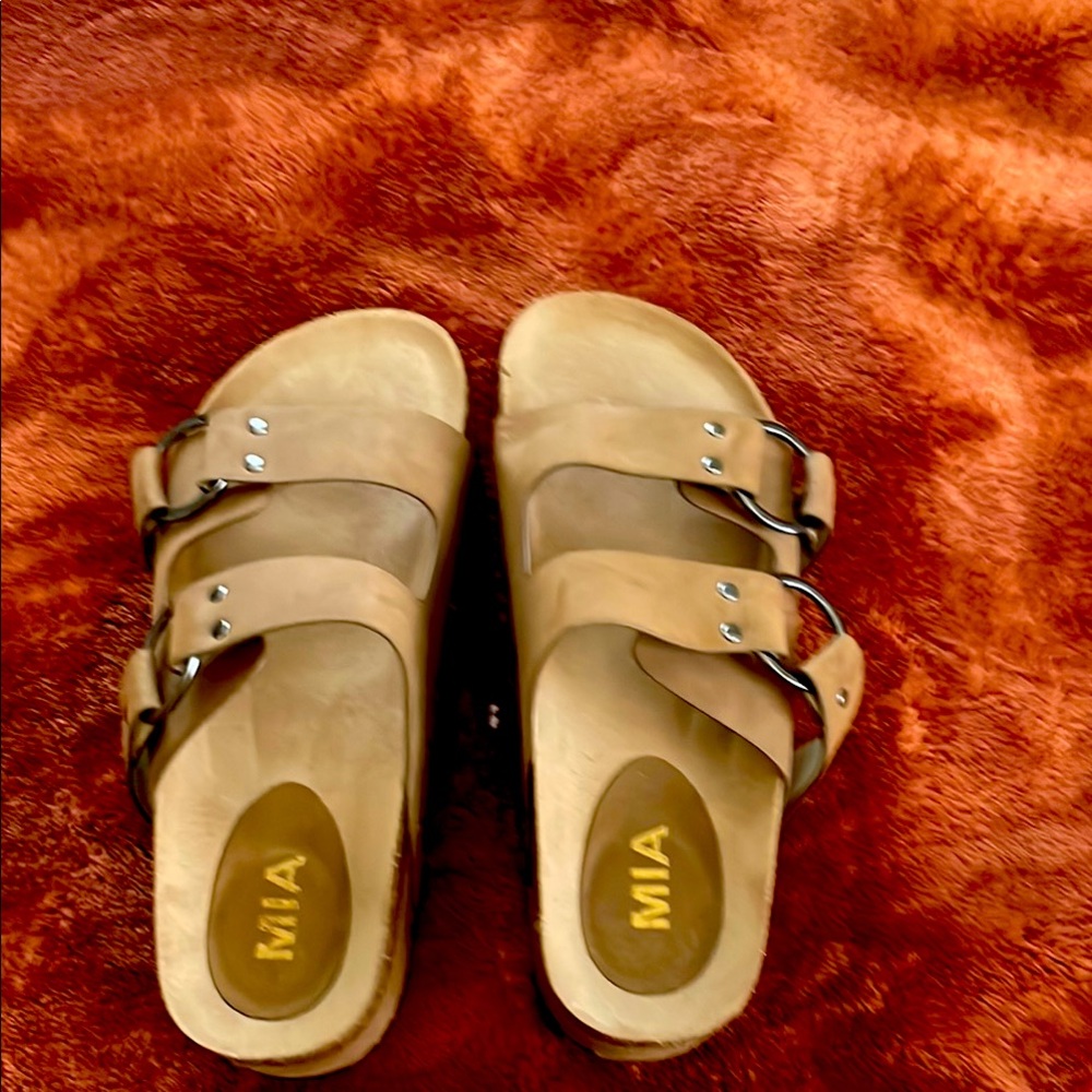 MIA Tan Sandals Classic Design
